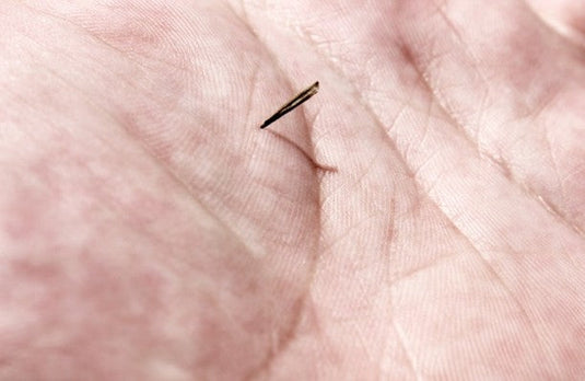 Safe and Effective Splinter Removal Using DUROX Splinter  Removal Tweezers